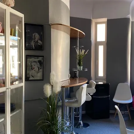 Urban Apartment *